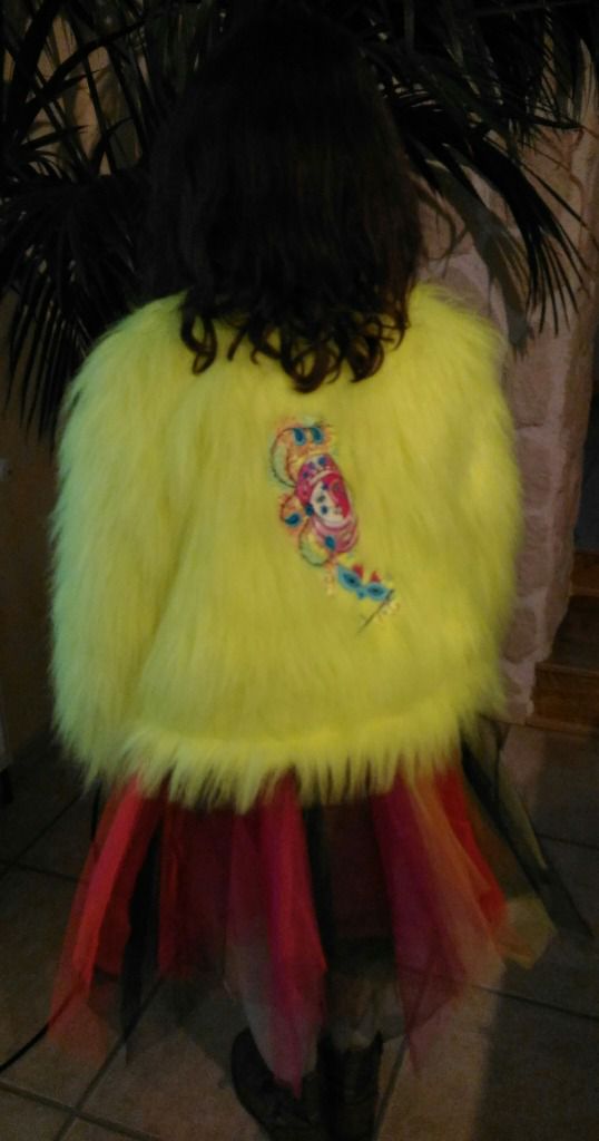 Maëlys Création de son costume de carnaval avec une jolie broderie