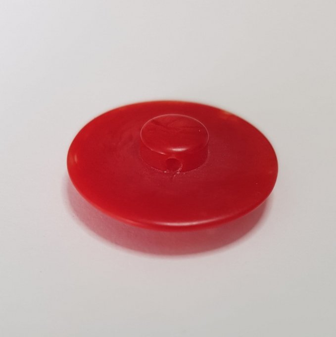 Boutons rond 22mm en acrylique  rouge cerise marbré en transparence 