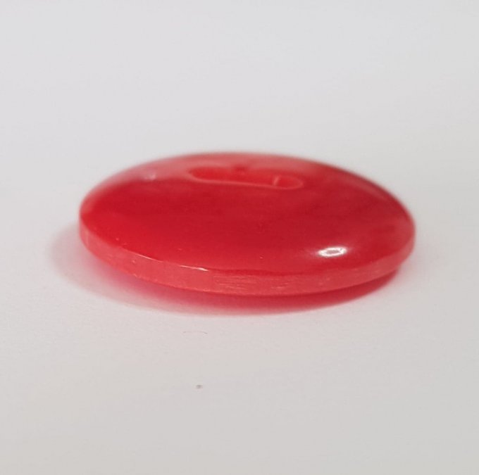 Boutons rond 22mm en acrylique  rouge cerise marbré 