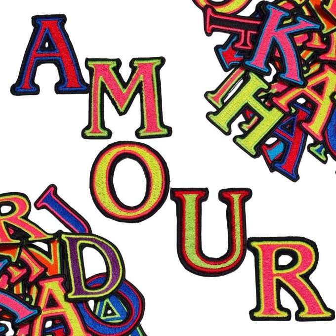 Ecusson / patch lettres multicolores 7cm de hauteur  