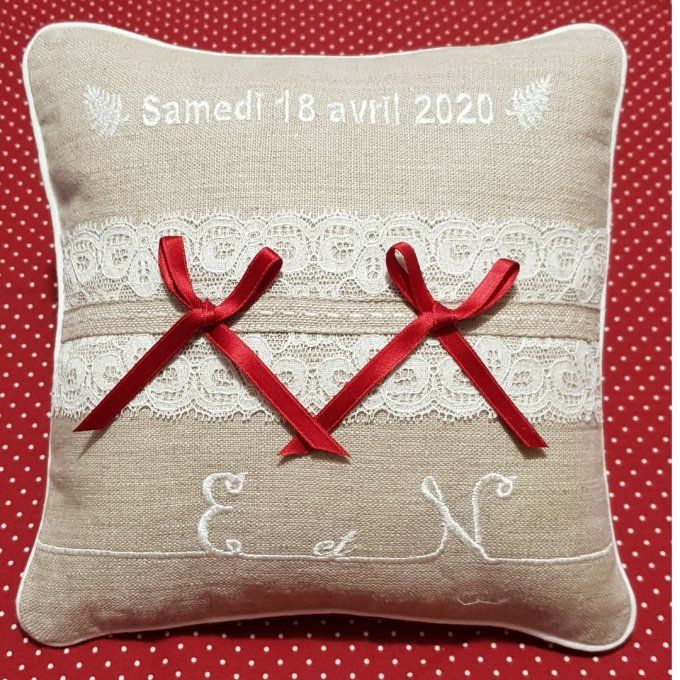 Coussin porte alliance personnalisé sur le théme du mariage 