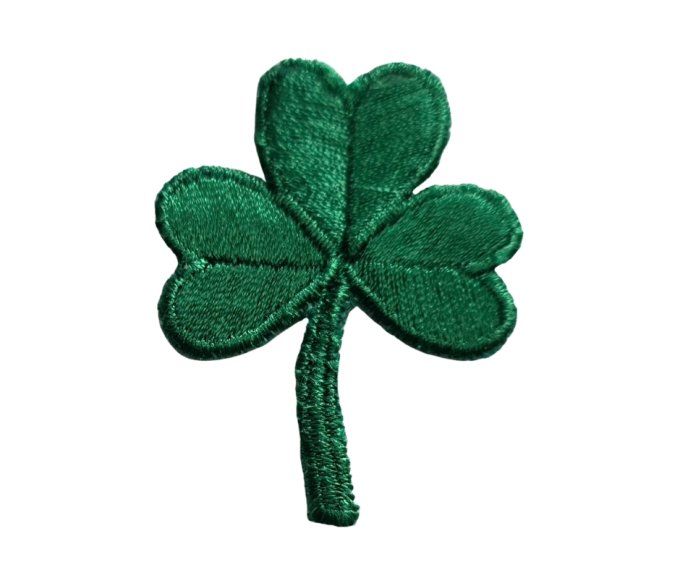 écusson trèfle 3 feuilles