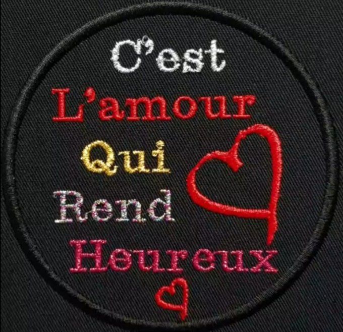 Ecusson c'est l'amour qui rend heureux 