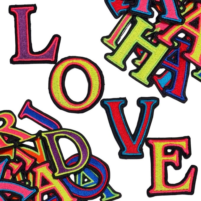 Ecusson / patch lettres multicolores 7cm de hauteur  