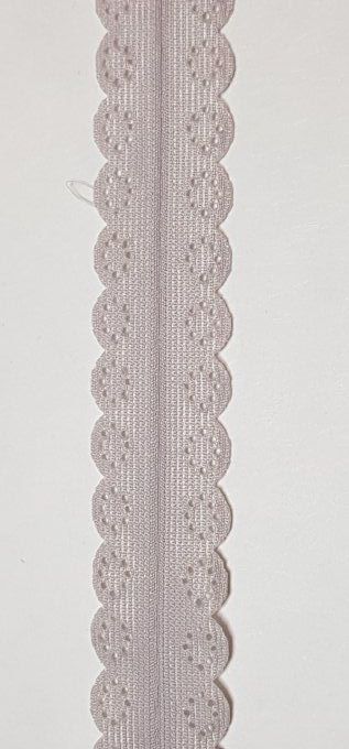 fermeture invisible dentelle