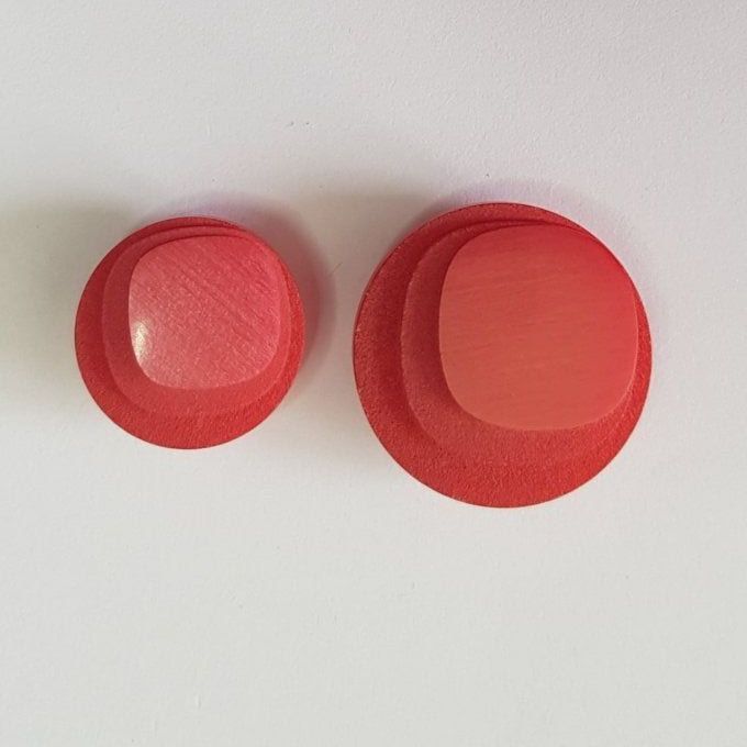 Boutons rond en acrylique rouge cerise dégradé strié  en 15mm ou 20mm 